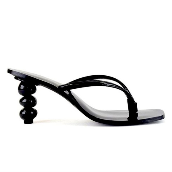 DAPHNE! - Picture 2 of 5